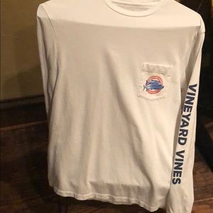 Vineyard Vines long-sleeved t-shirt